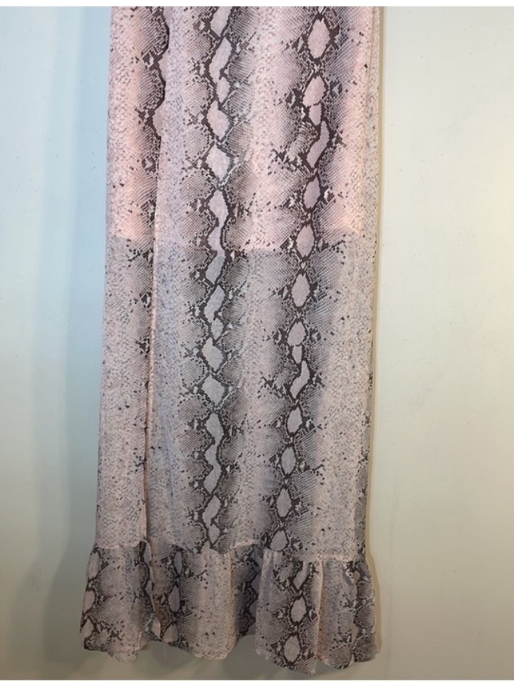 Know One Cares Snake Skin Print Ruffle Maxi Dress. Small. NWT. - Picture 6 of 10